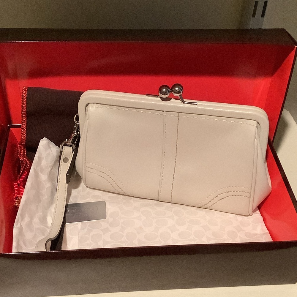 Coach kisslock wristlet